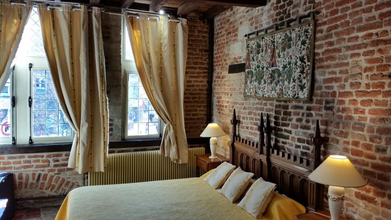 Auberge Du Bon Fermier วาลองเซียนส์ ภายนอก รูปภาพ