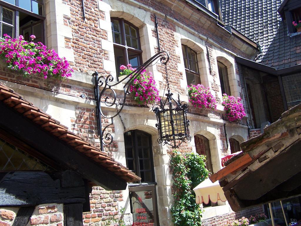 Auberge Du Bon Fermier วาลองเซียนส์ ภายนอก รูปภาพ